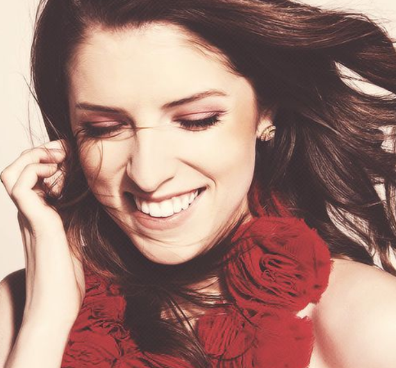 Beyond Hollywood Glamour: How Anna Kendrick’s Smile Steals the Spotlight Every Time