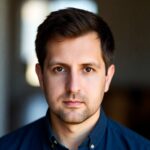 From Skeptic to Superfan: Hiddleston Shares Emotional Story of Father’s Acting Support!